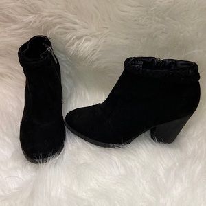 Heeled ankle booties